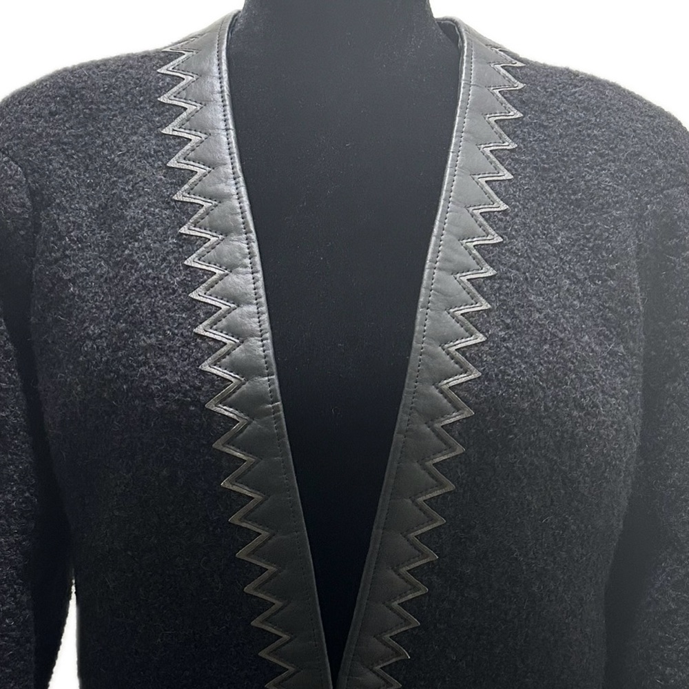 Chanel 2015 Paris-Salzburg Métiers d’Art Black Wool Jacket Karl Lagerfeld FR40 - Picture 3 of 7